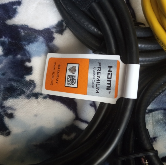 Comcast Equipment Newest Model HD/DVR Box & Wi-Fi/Home Phone xFi Box Plus Cords - Picture 11 of 14